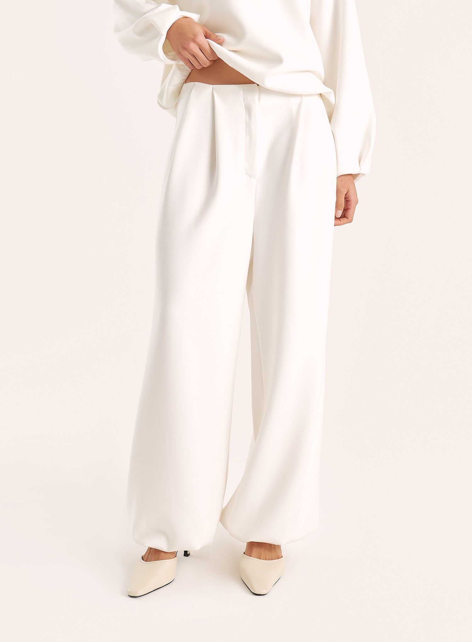 Cream Balloon Leg Cargo Joggers